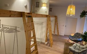 Minimal Hostel No.43